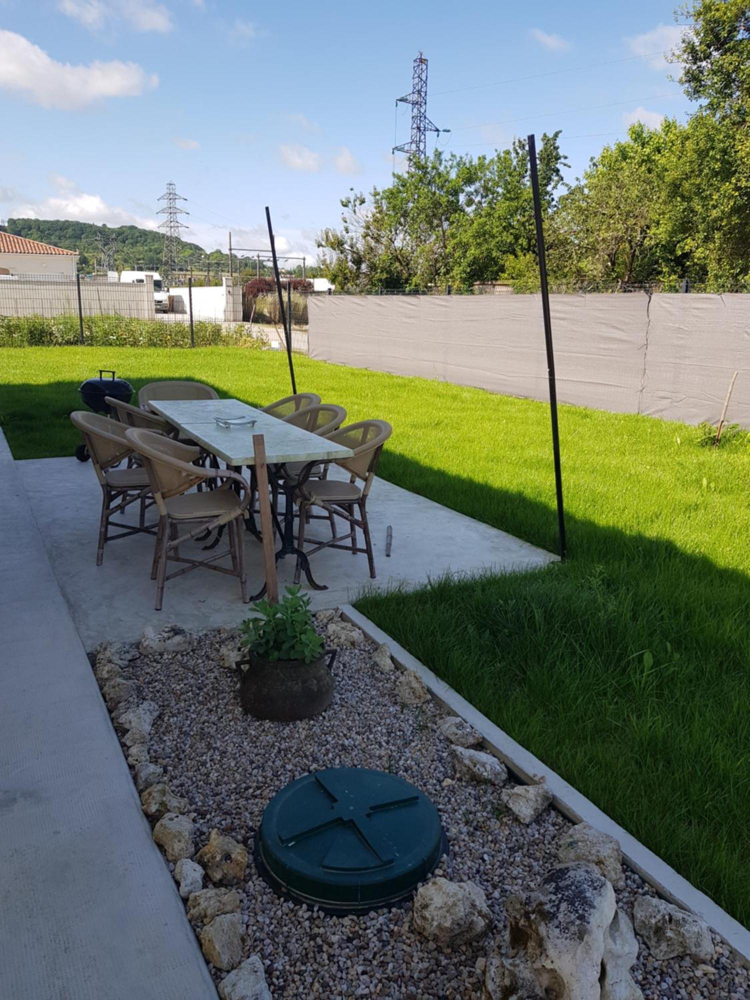 Gite Chez Mamie - 7 Personnes A Sainte Livrade Sur Lot Exterior foto